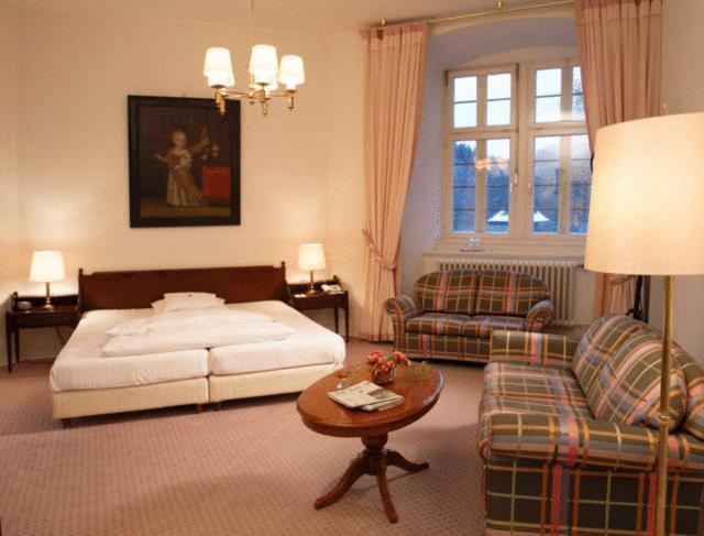 Hotel Und Restaurant Burg Schnellenberg Attendorn Exterior foto